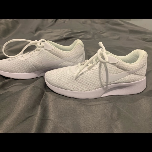 Nike Shoes - White Nikes